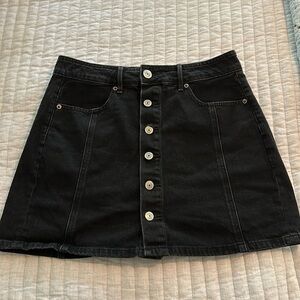 American Eagle Black denim Button down jean skirt size 6